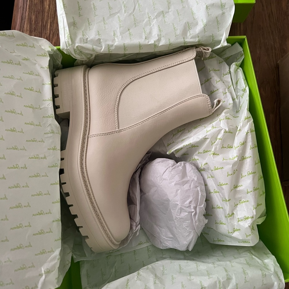 bnwt laguna boot Sam Edelman size 7